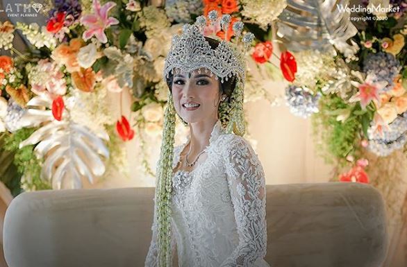 10 Momen pernikahan Atries Angel mantan Chef Juna, pakai adat Sunda