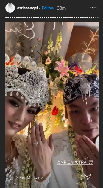 10 Momen pernikahan Atries Angel mantan Chef Juna, pakai adat Sunda