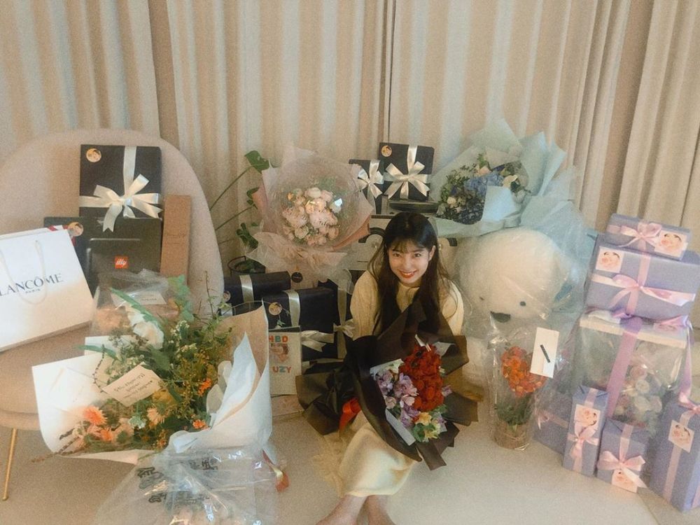 Bagikan momen ulang tahun, dekorasi Bae Suzy bikin salah fokus