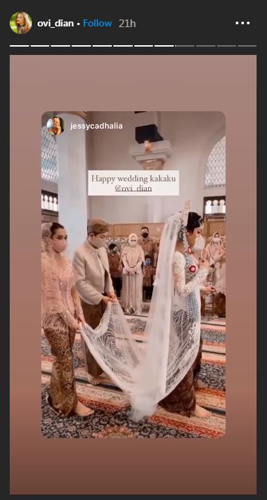 10 Momen pernikahan Ovi Dian dan Helmi Rahman, mahar curi perhatian