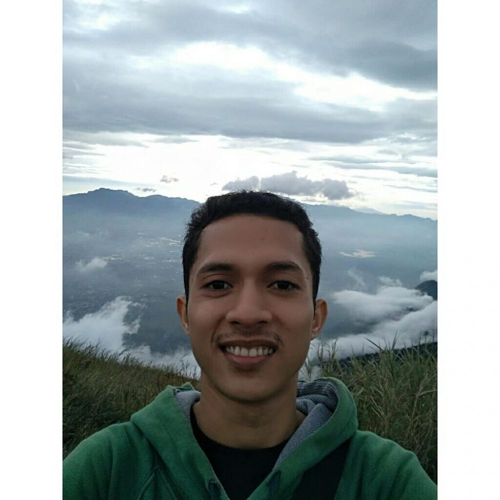 Jadi sorotan, ini 10 potret Adit mantan pacar Nadya Mustika