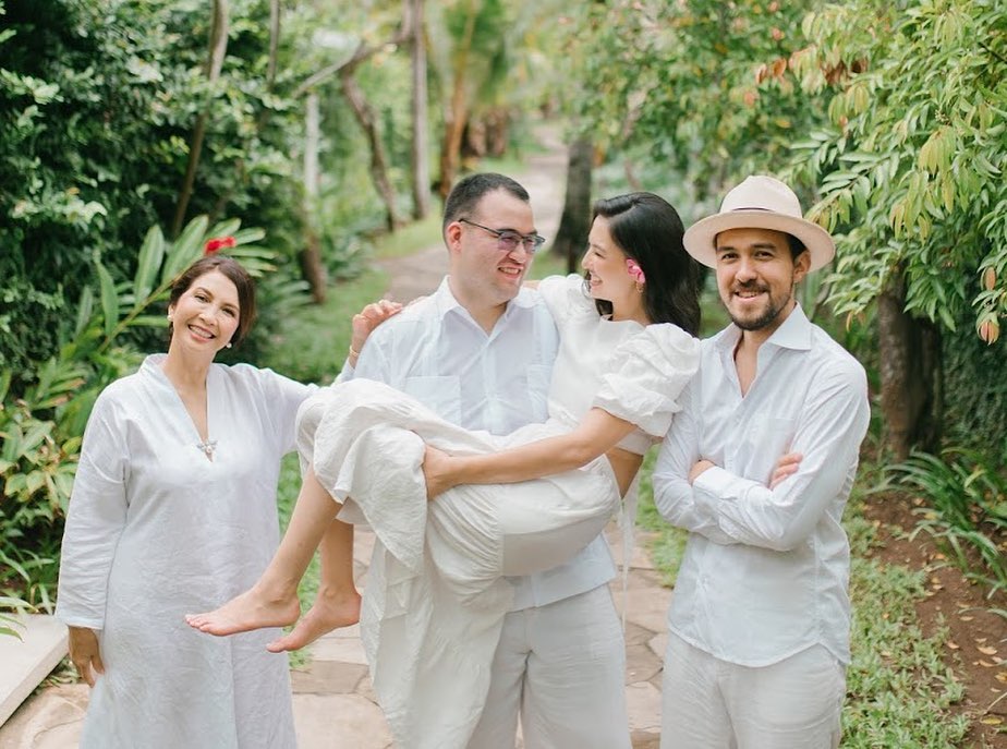 10 Momen kebersamaan Raline Shah dan ibu, sama-sama menawan