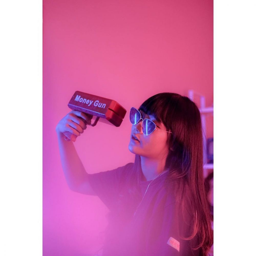 10 Potret maternity Sarah Sheilka dan Tegar Septian dalam dua tema