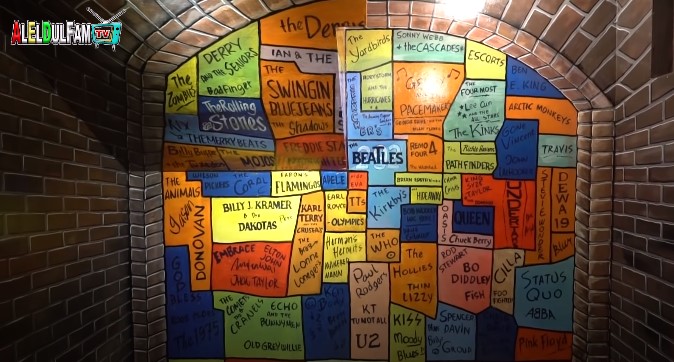 10 Potret kafe El Rumi terhubung studio Ahmad Dhani, berkonsep klasik