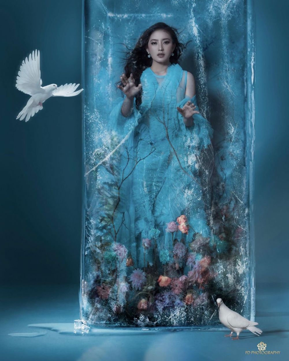 Gaya pemotretan 10 seleb ini bak lukisan, bikin terpesona