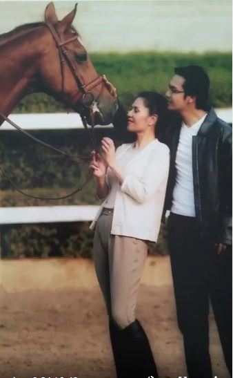 10 Potret lawas Gunawan & Lala sang istri, bukti awet muda