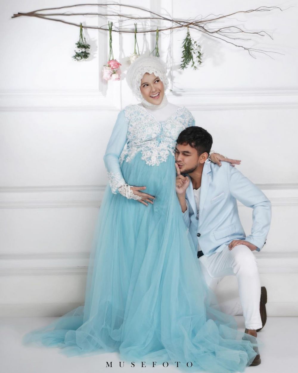 10 Maternity shoot Adhitya Putri di kehamilan kedua, usung beda tema