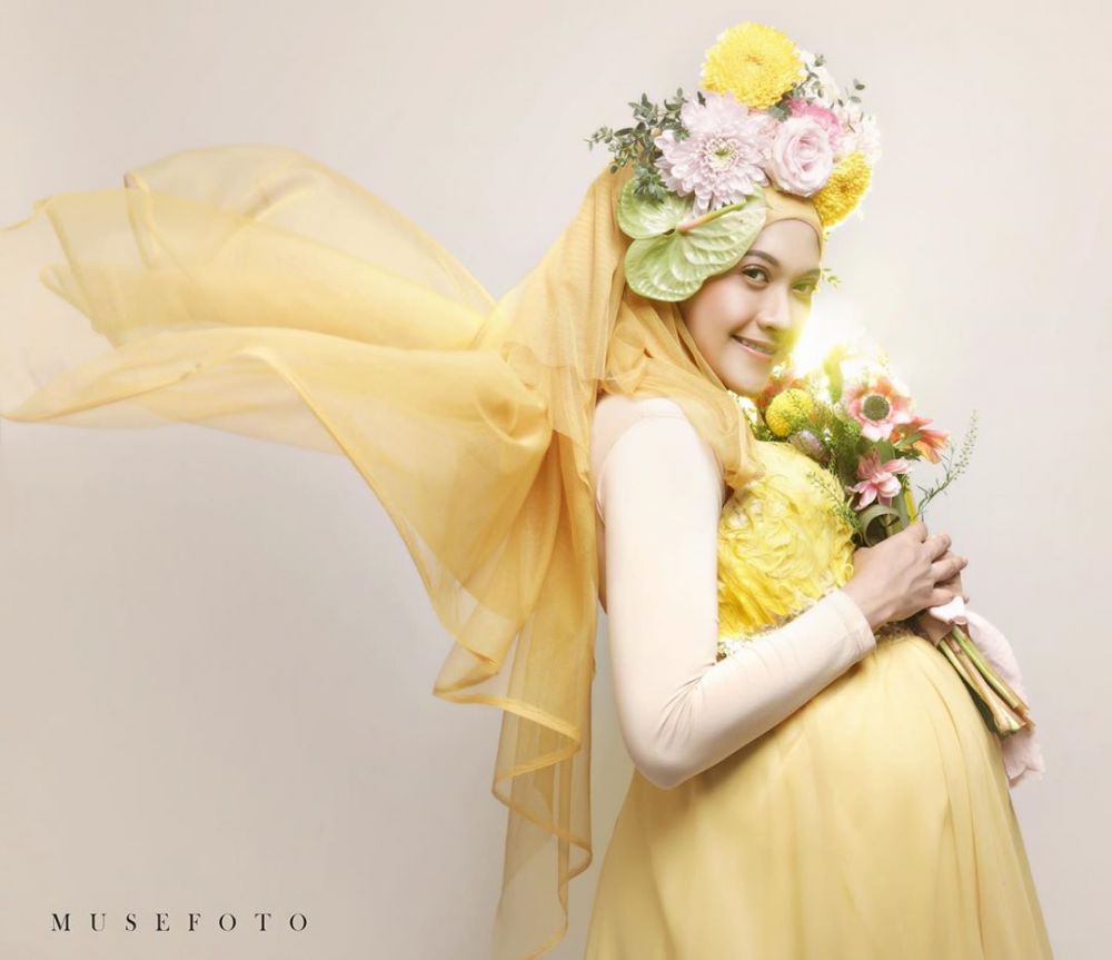 10 Maternity shoot Adhitya Putri di kehamilan kedua, usung beda tema