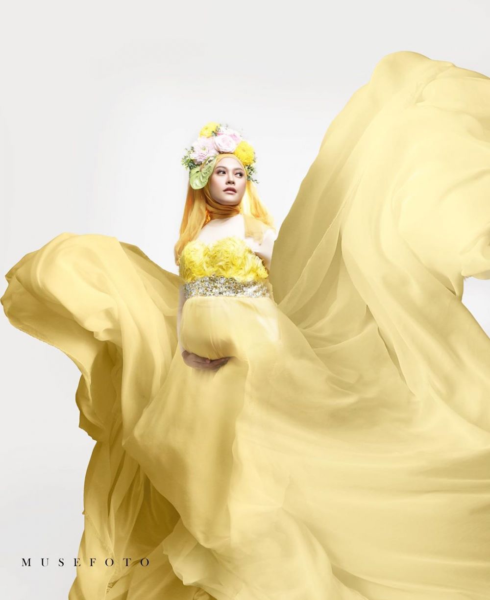 10 Maternity shoot Adhitya Putri di kehamilan kedua, usung beda tema