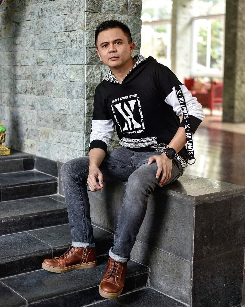 10 Potret terbaru Sigit Wardana, eks vokalis Base Jam yang awet muda