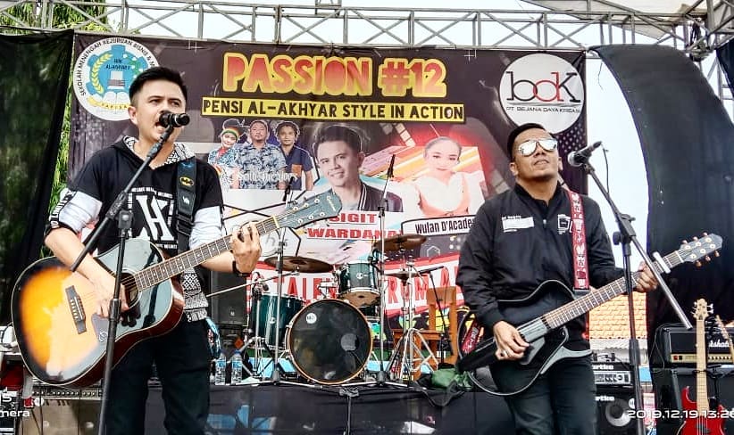 10 Potret terbaru Sigit Wardana, eks vokalis Base Jam yang awet muda