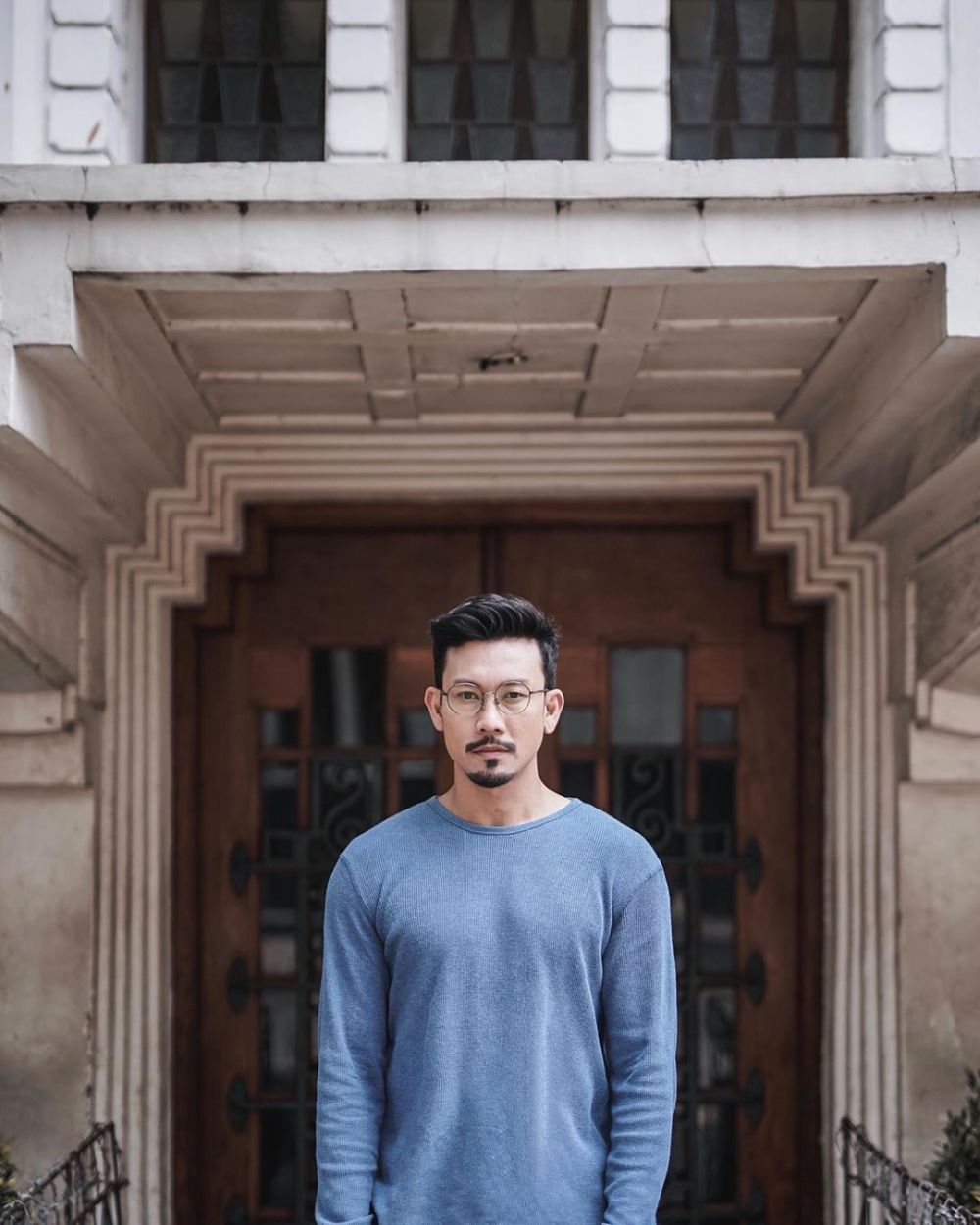 10 Potret Denny Sumargo yang makin memesona di usia 39 tahun