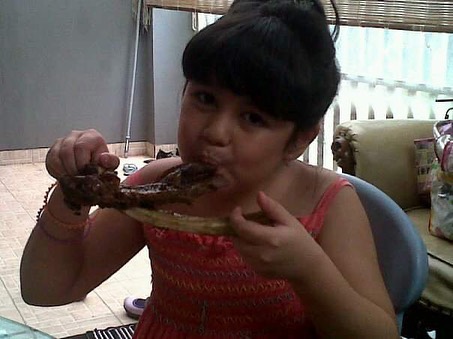 10 Potret transformasi Yasamin Jasem, berparas cantik sejak kecil