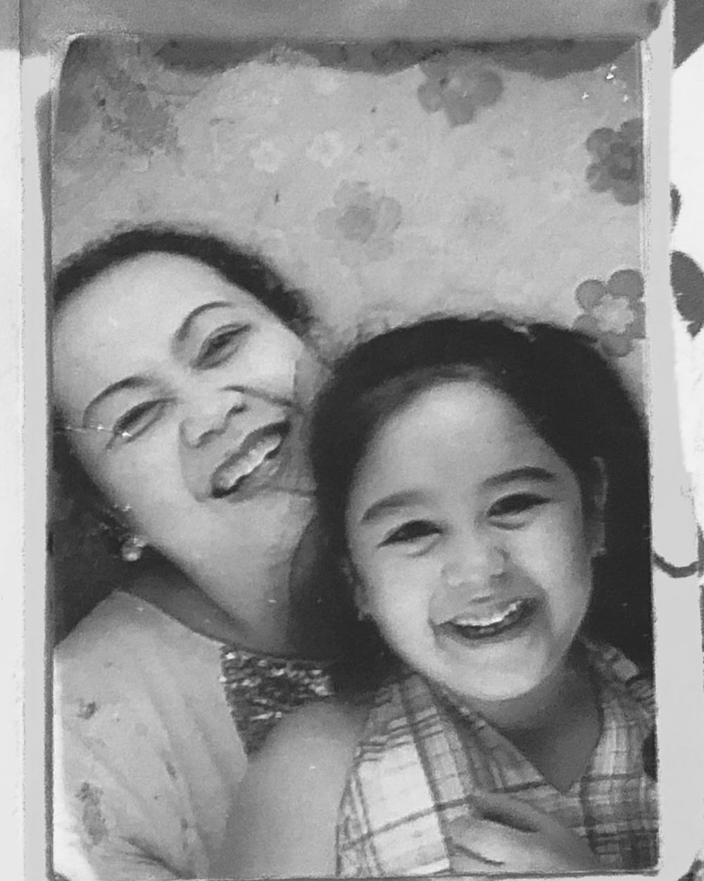 10 Potret transformasi Yasamin Jasem, berparas cantik sejak kecil