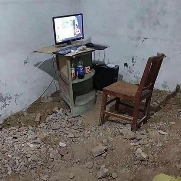 10 Penampakan ruang kerja nggak biasa, bikin mood auto drop