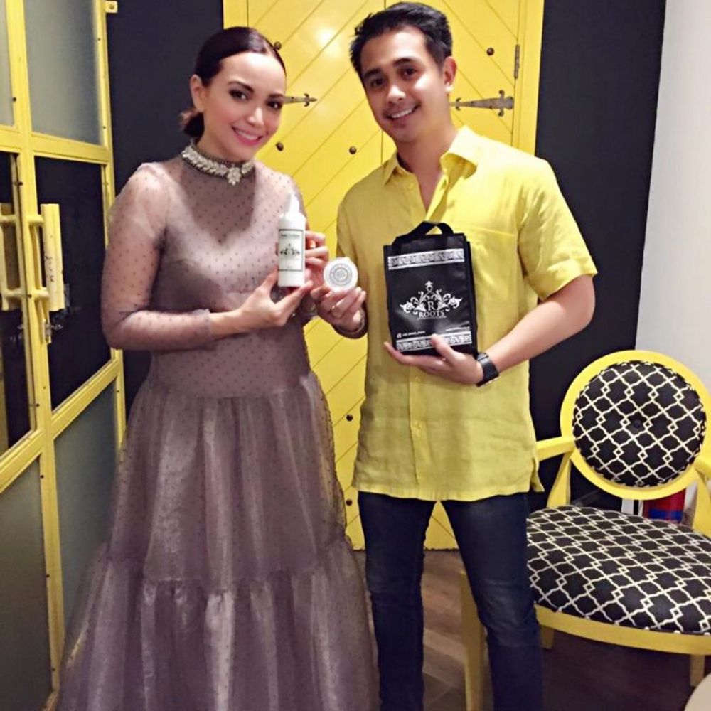 8 Potret kedekatan Ajun Perwira dan Ravelra Supit sang adik ipar