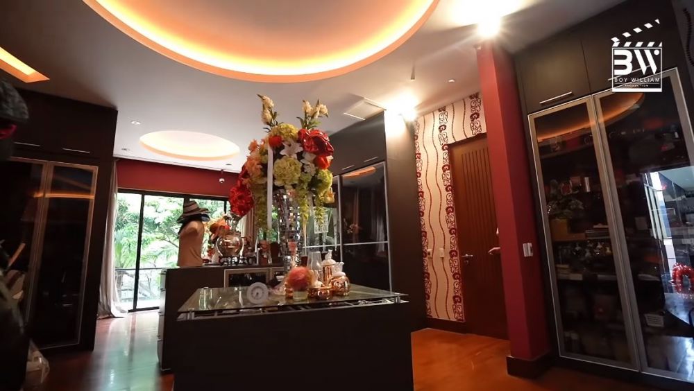 7 Potret kamar Jennifer Jill, walk in closet-nya mirip butik