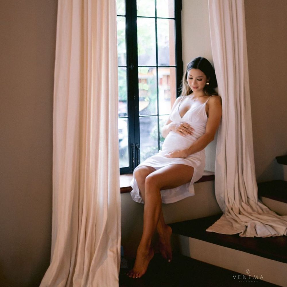 10 Potret babymoon Jennifer Bachdim di Yogyakarta, seksi menawan