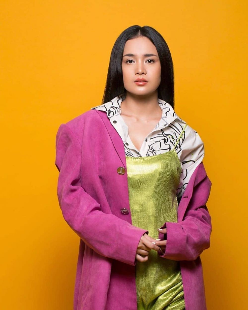 10 Gaya pemotretan Michelle Ziudith berbagai tema, manglingi