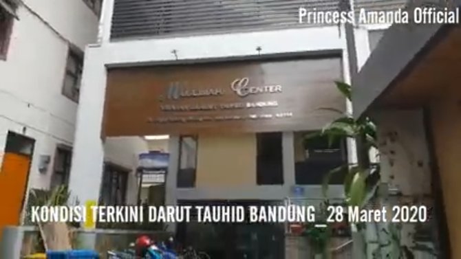 Penampakan rumah 7 ustaz dan ustazah ini mewah dan asri banget