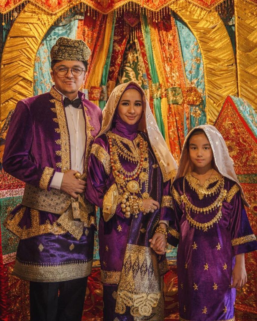 7 Pesinetron menikah dengan adat Minangkabau, terbaru Nikita Willy