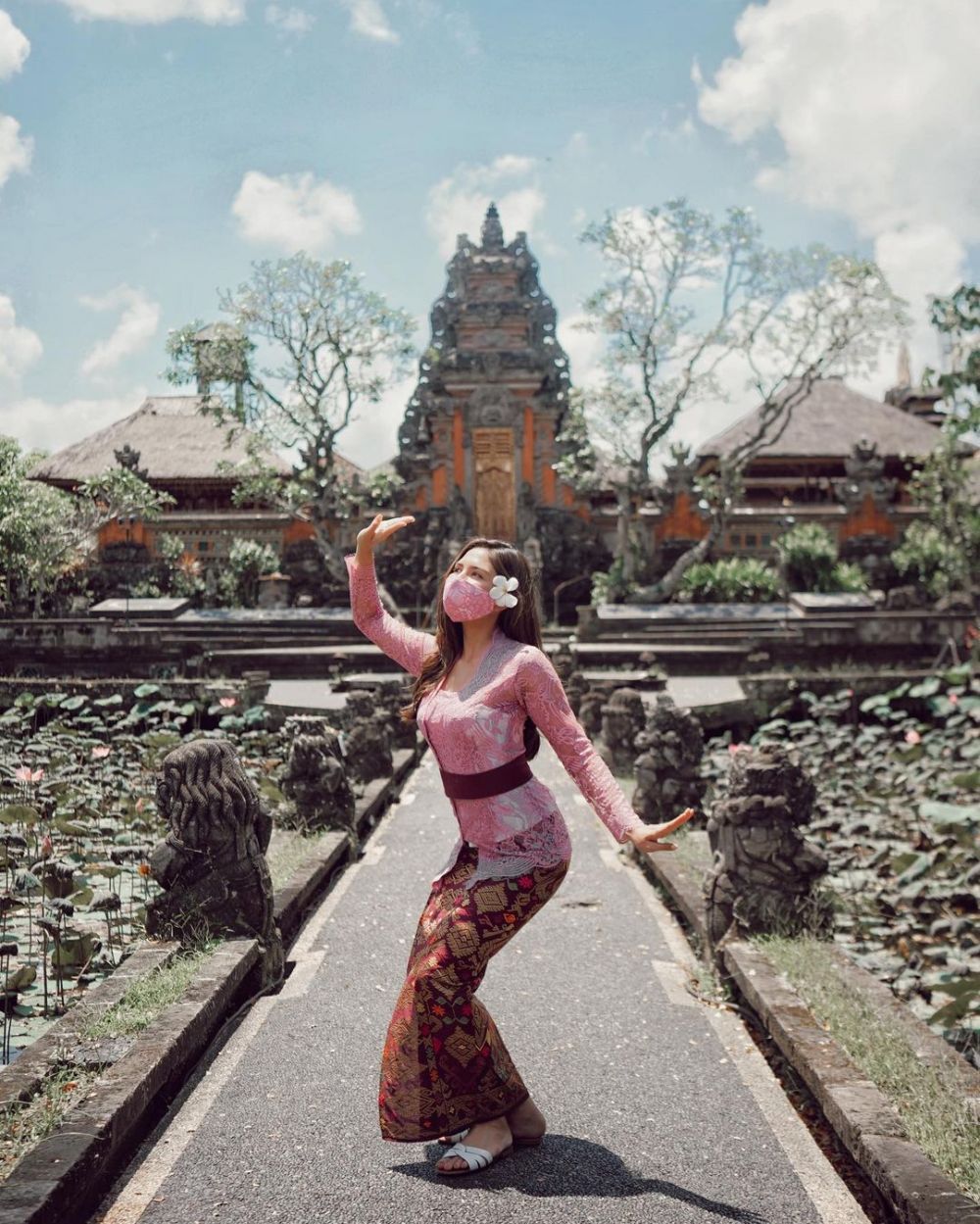 10 Momen liburan Jessica Mila di Bali, gayanya curi perhatian