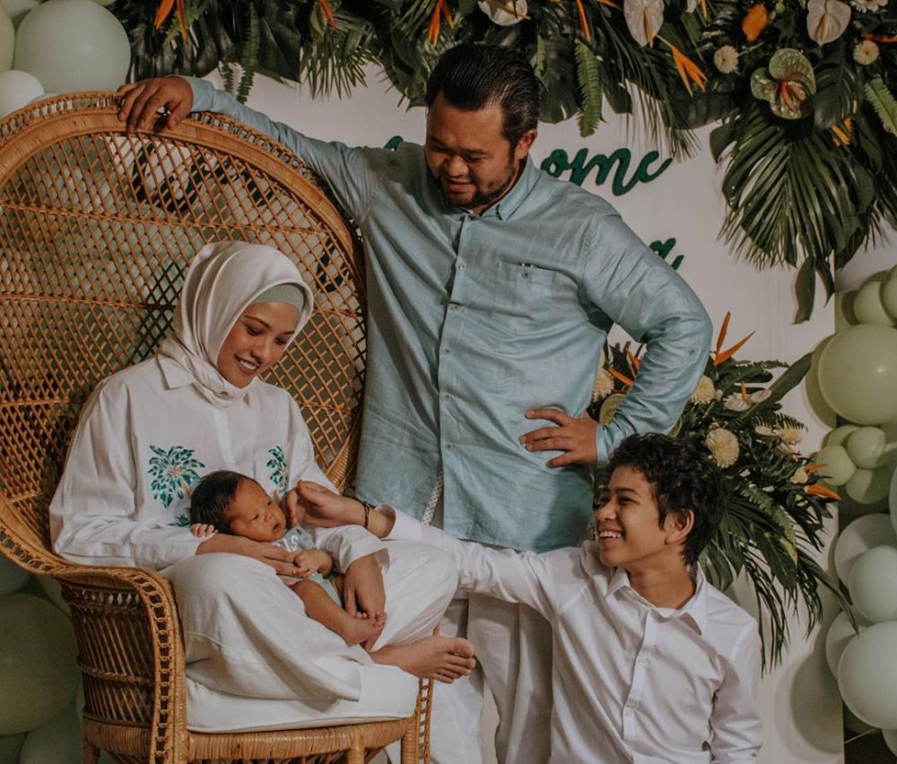 7 Momen Rachel Maryam pulang ke rumah usai melahirkan anak kedua