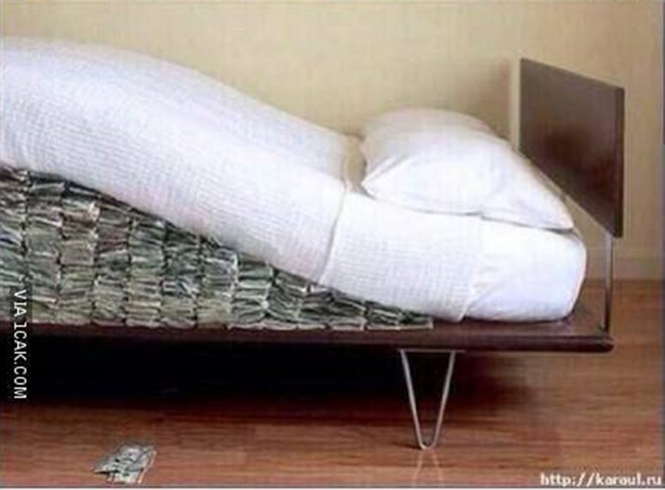10 Potret tempat tidur ini desainnya absurd abis, kocak