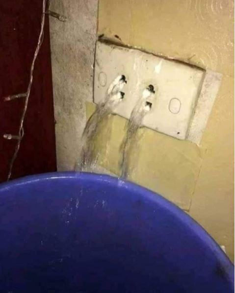 12 Penampakan nyeleneh colokan kabel ini bikin senyum miris