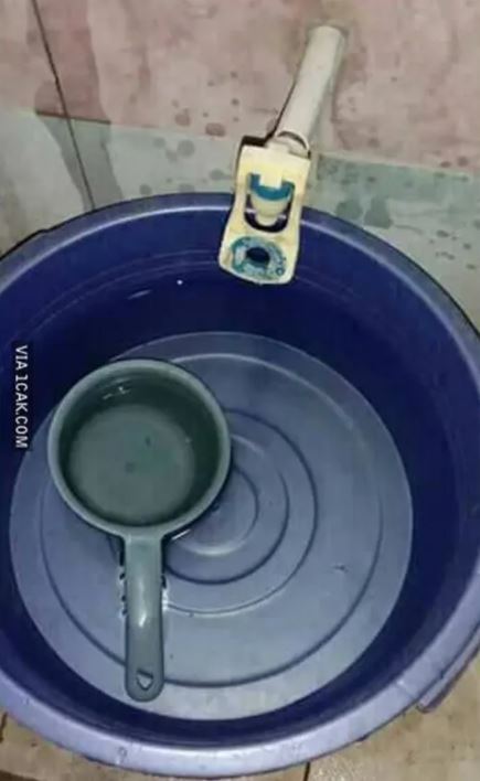 10 Potret aneh keran air ini absurdnya bikin kamu heran