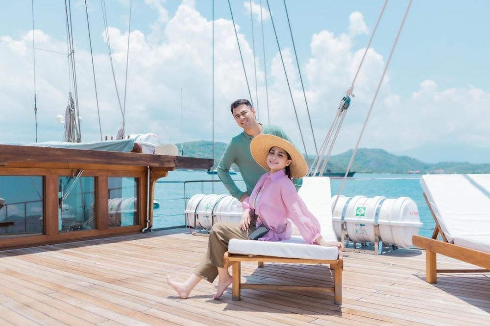 Sewa pesawat, ini 10 momen Raffi & Nagita liburan ke Labuan Bajo