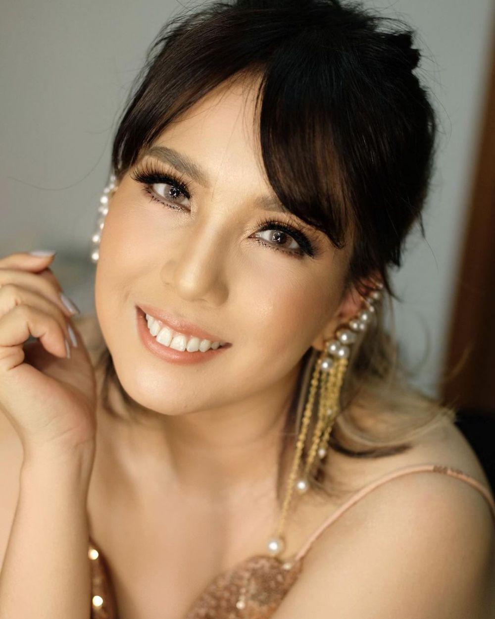 8 Gaya pemotretan Tya Ariestya usai beratnya turun 20 kg, manglingi