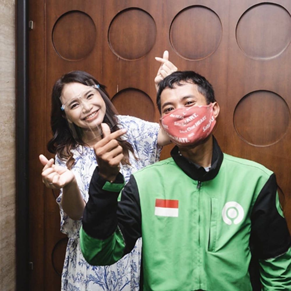 Dapat orderan dari Rossa, isi chat driver ojek online bikin ngakak