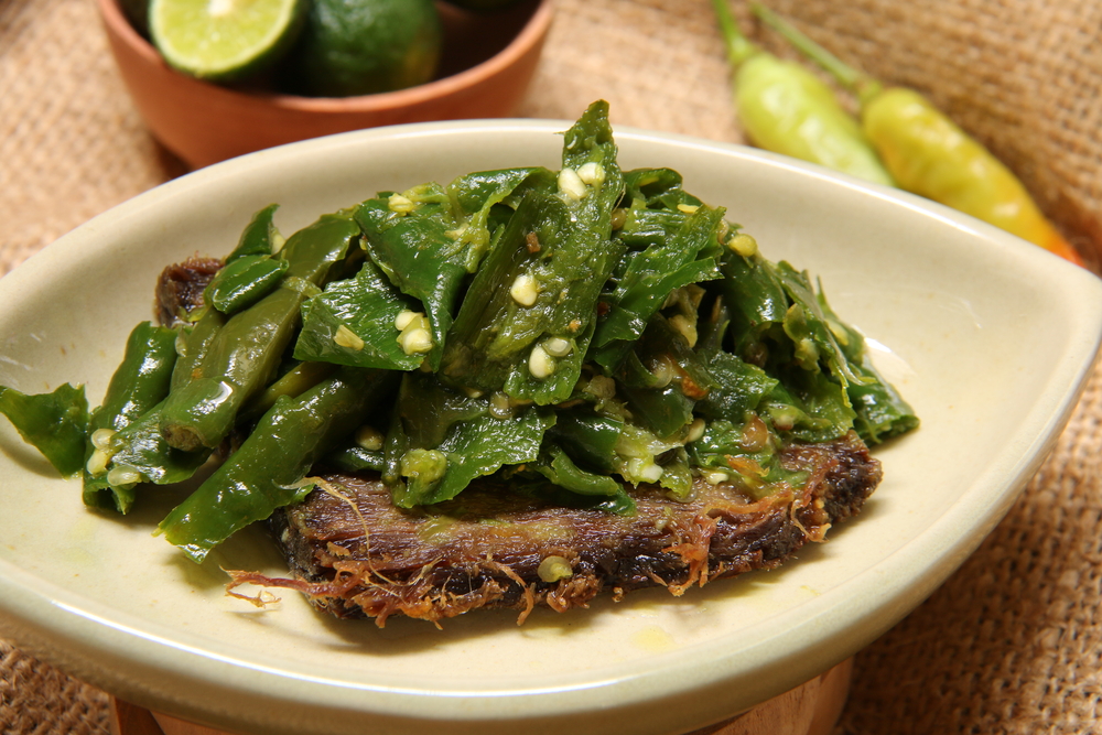 7 Makanan Padang legendaris wajib dicoba, termasuk rendang & teh talua