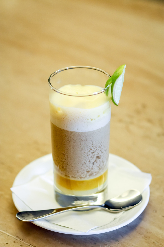 7 Makanan Padang legendaris wajib dicoba, termasuk rendang & teh talua