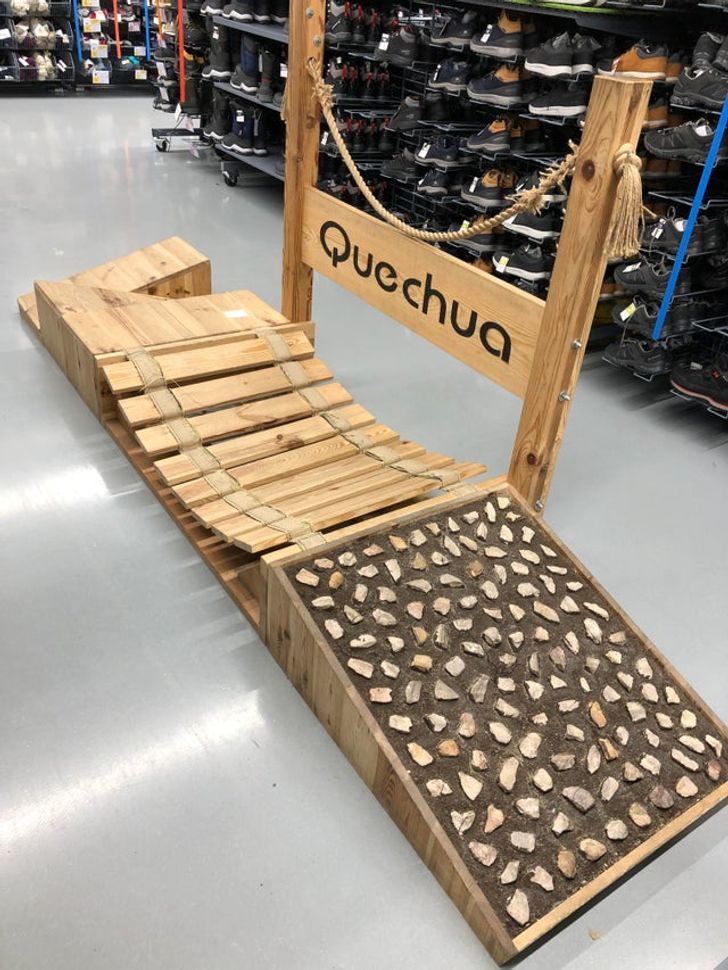 10 Potret fasilitas toko ini nyenengin banget, bikin betah pembeli