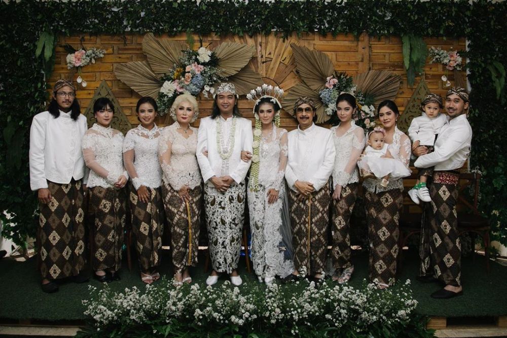 10 Momen pernikahan Bojes jebolan AFI menikah, penuh kebahagiaan