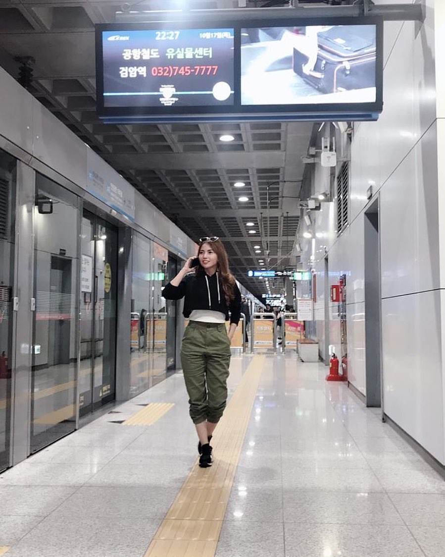 10 Pesona Devina Ciputri, selebgram pacar baru Ade Londok