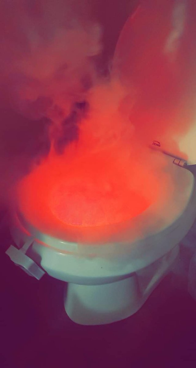 10 Desain toilet duduk nyeleneh ini bikin nggak jadi kebelet