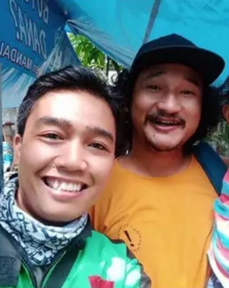 Potret lucu 9 driver ojol dapat orderan dari seleb, langsung viral
