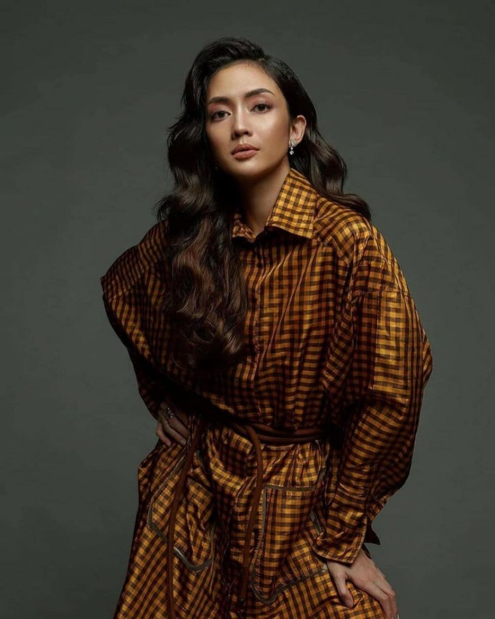 10 Gaya pemotretan Ririn Dwi Ariyanti berbagai tema, tampil memukau