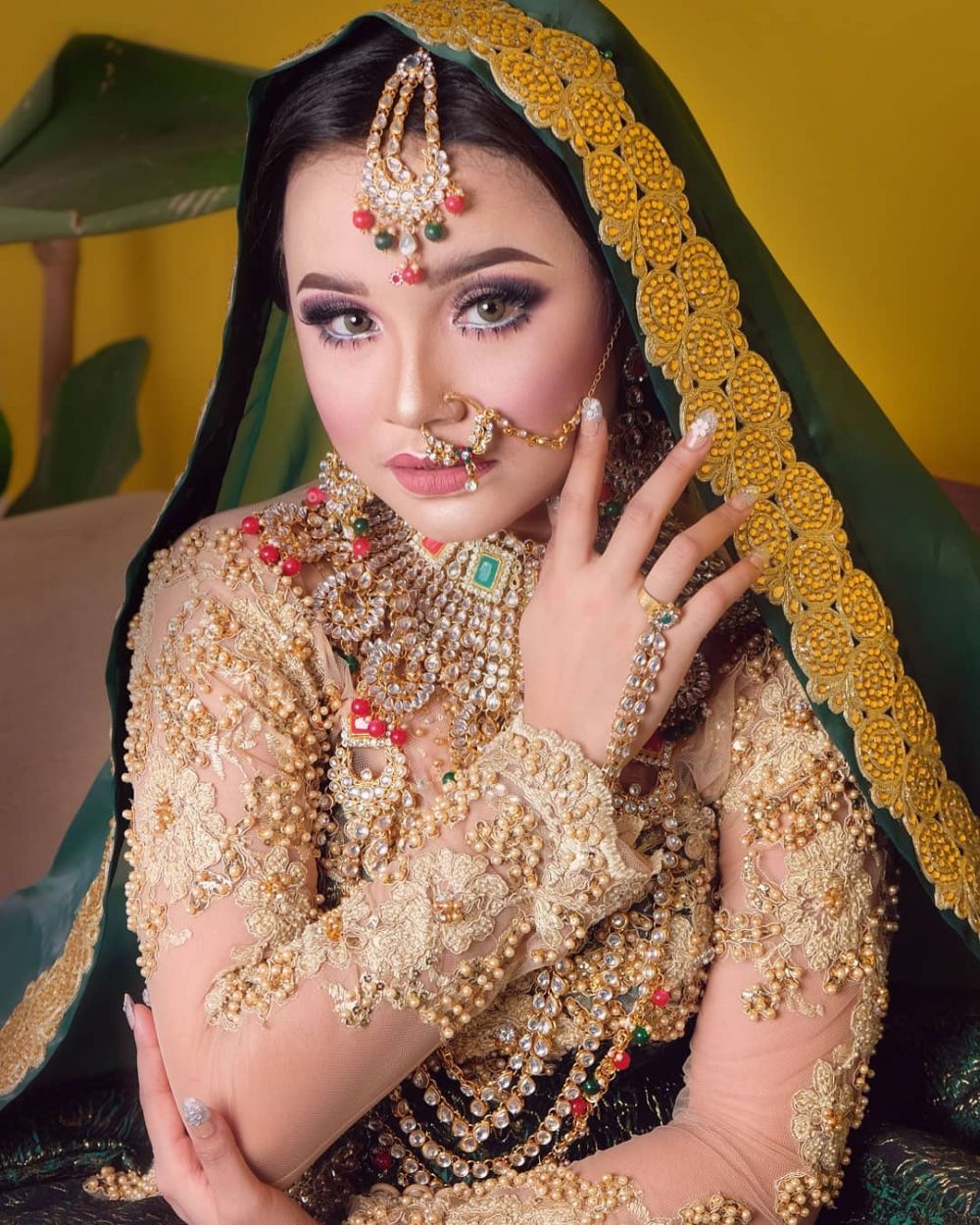 8 Gaya pemotretan Tasya Rosmala pakai baju pengantin India, memesona