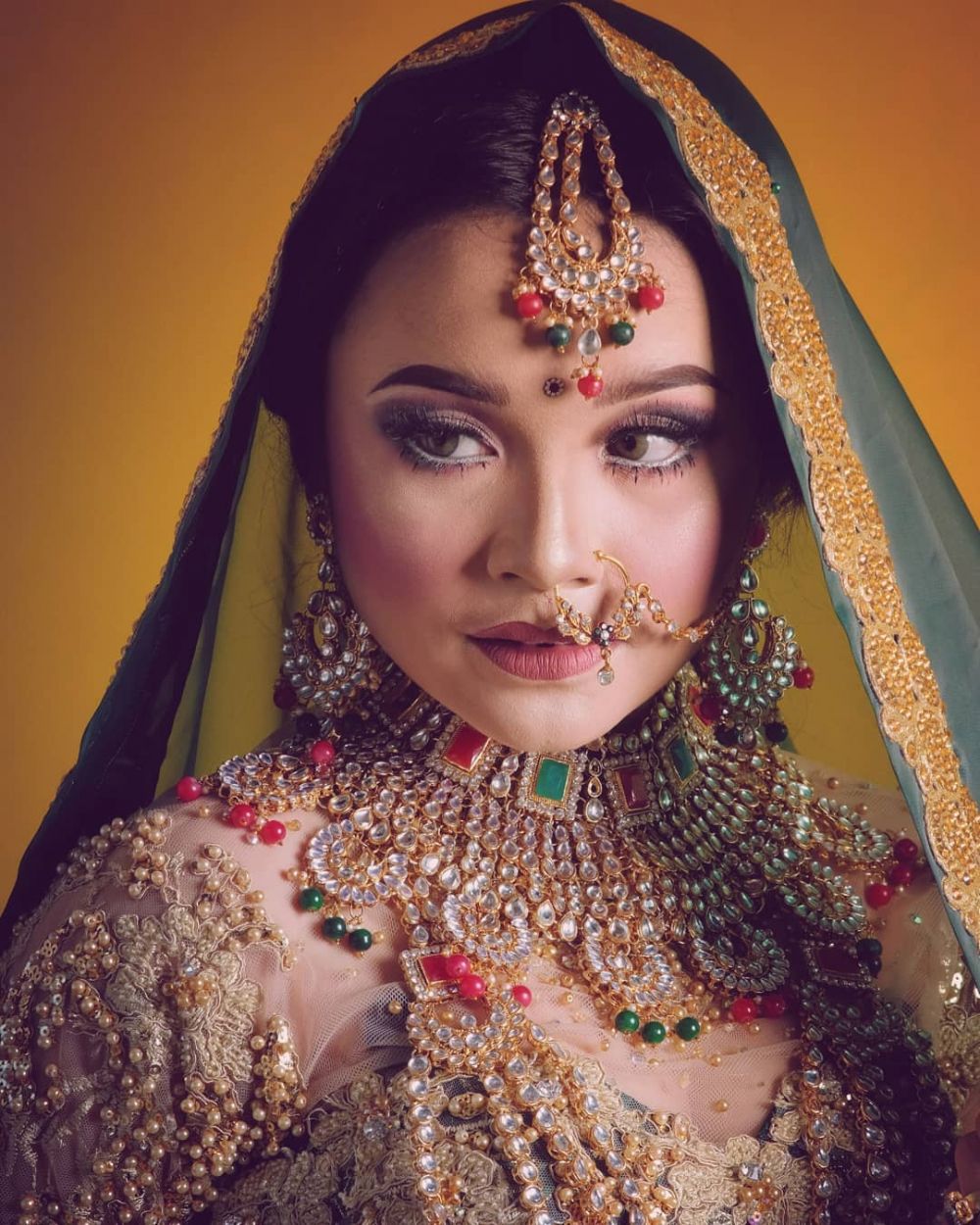 8 Gaya pemotretan Tasya Rosmala pakai baju pengantin India, memesona