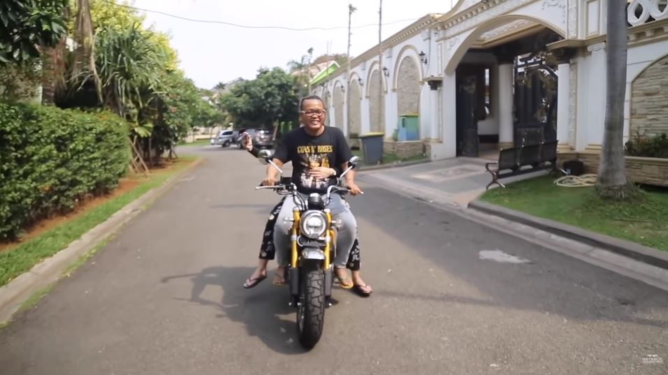 10 Momen Sule bonceng Nathalie keliling kompleks, mesra