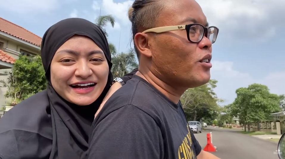 10 Momen Sule bonceng Nathalie keliling kompleks, mesra