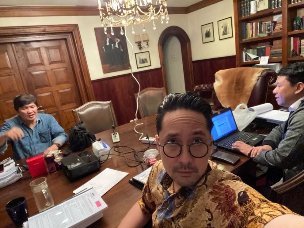 Berkarier sebagai pengacara, ini 10 potret terbaru Bara Tampubolon