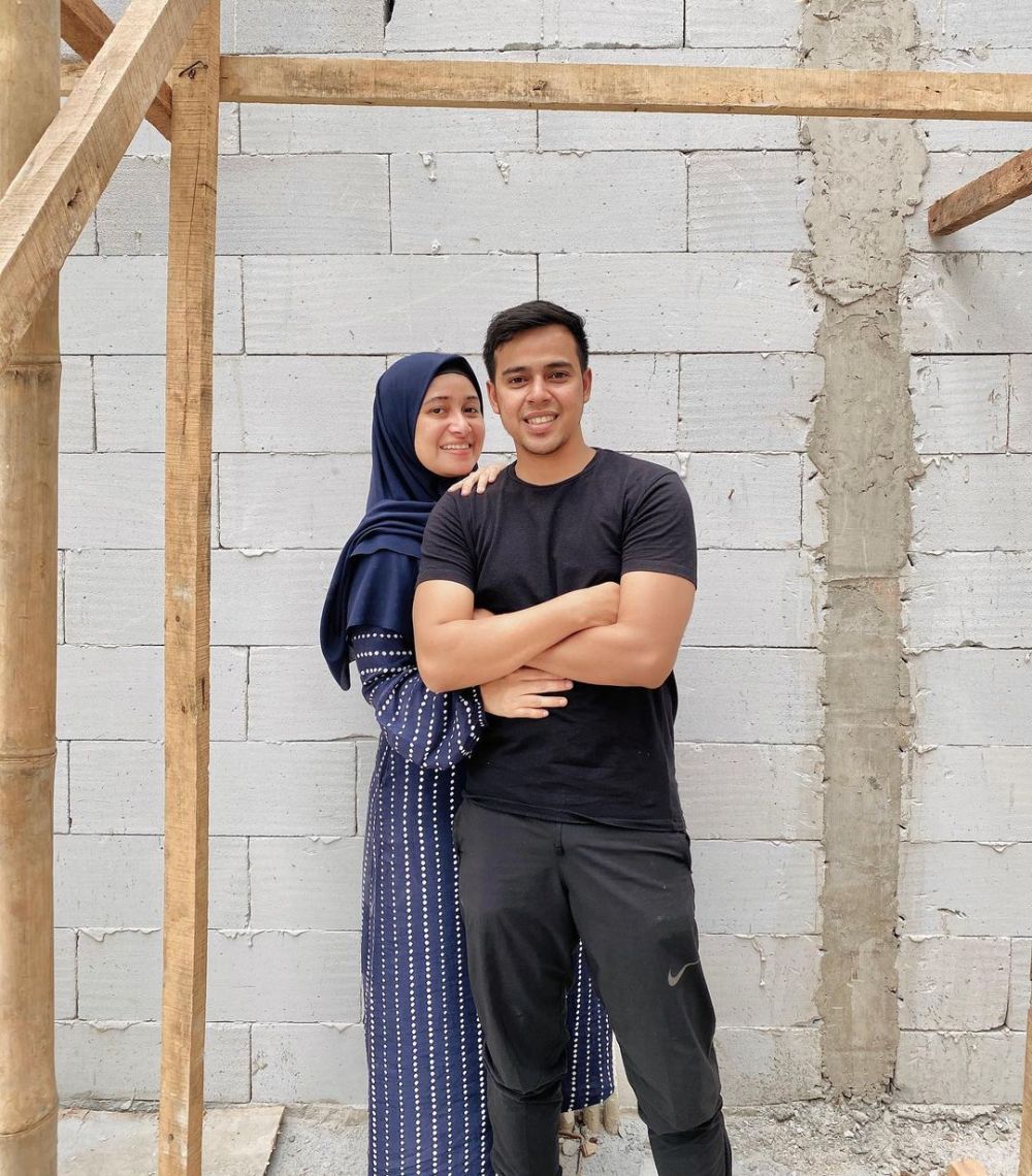 6 Momen hafiz kondang Tanah Air bareng istri ini bikin adem