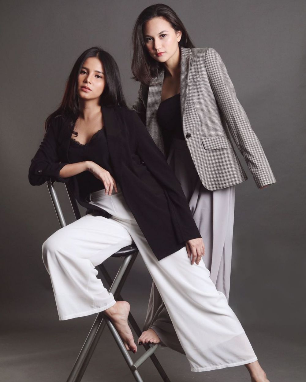 10 Potret kompak Yunita Siregar dan Celline Meliana, bak kakak beradik