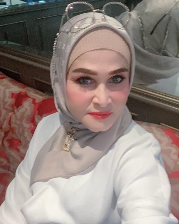 Potret terbaru 10 seleb pemeran antagonis sinetron 90-an, awet muda