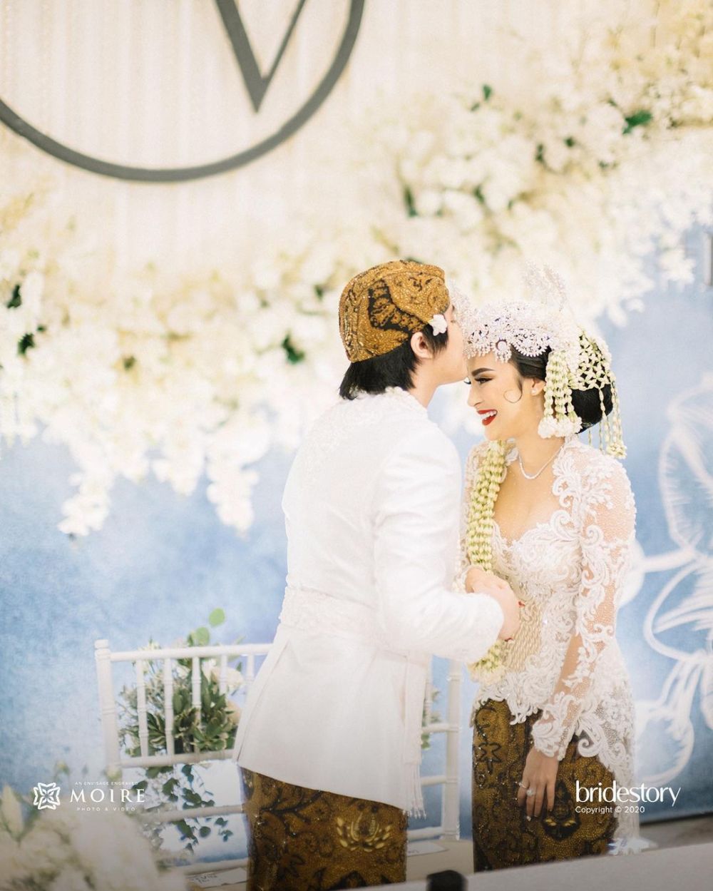 8 Momen pernikahan Kevin Aprilio & Vicy Melanie, maharnya unik